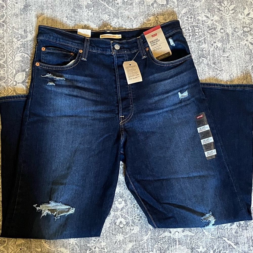 Levi's Ribcage Straight Ankle Distressed Jeans - Picture 14 of 15